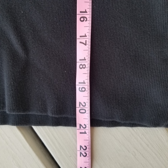 PL BLK top w flared sleeves - Picture 12 of 12